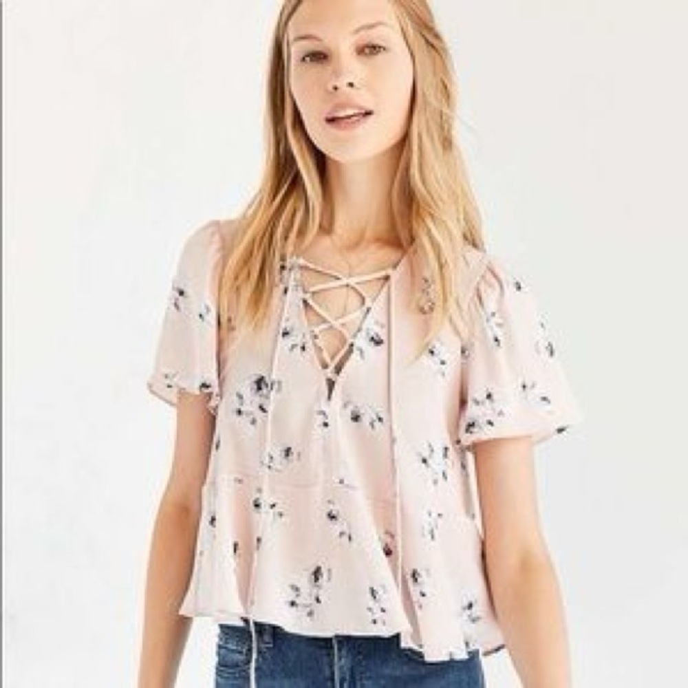 Urban Outfitters Kimchi Blue Tie Neck Floral Flutter Sleeve Blouse M